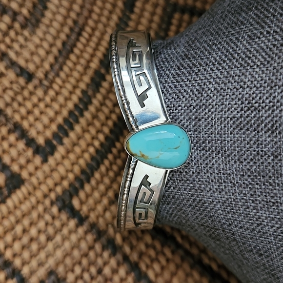 Beautiful Native American Navajo Turquoise Bracelet
